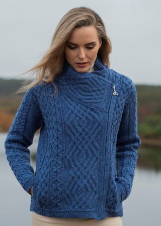 Veste femme en tricot irlandais zippé sur le cotê Z4630 ARAN CRAFT